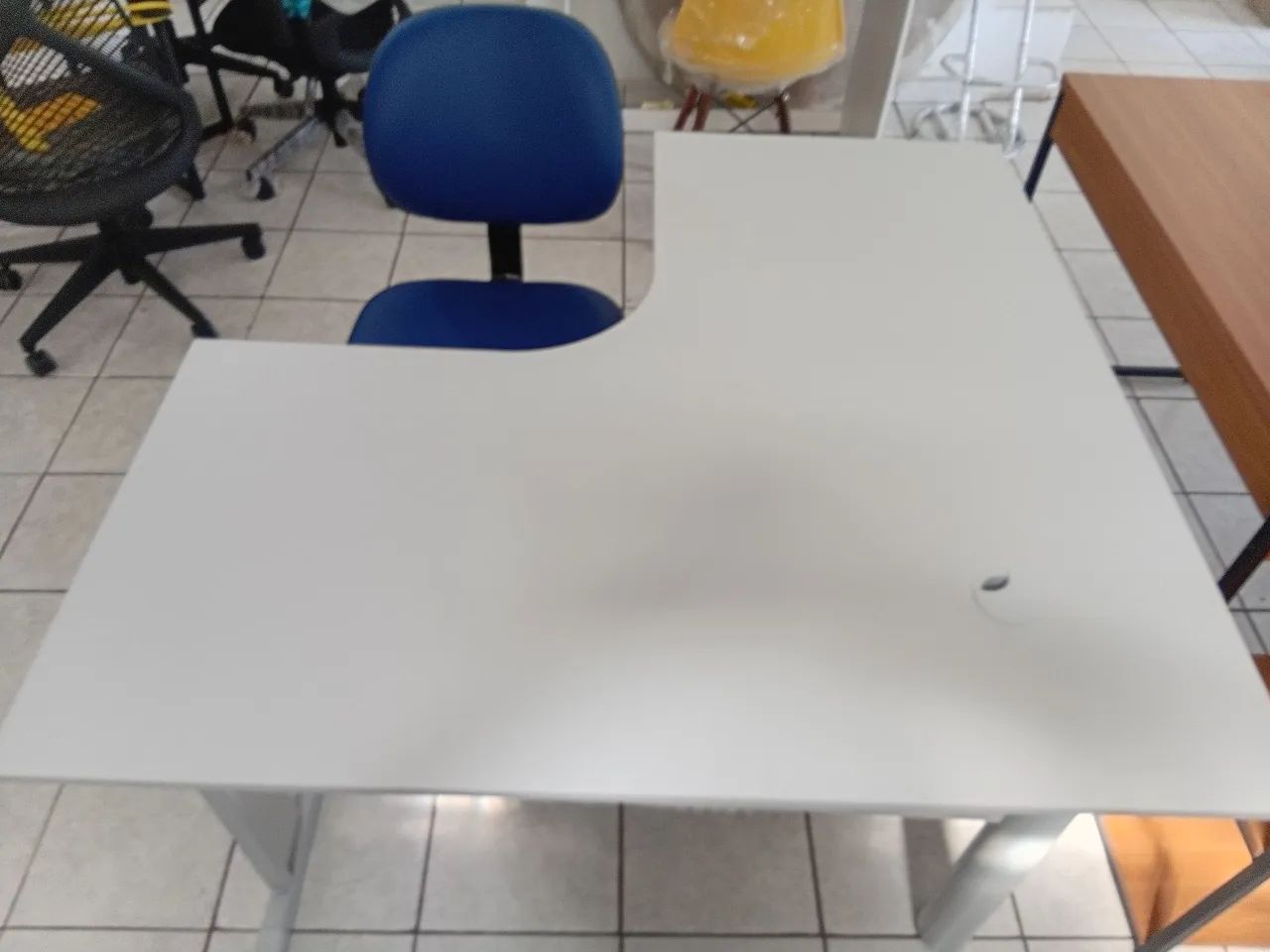 Mesa e cadeira executiva azul  - Foto 2