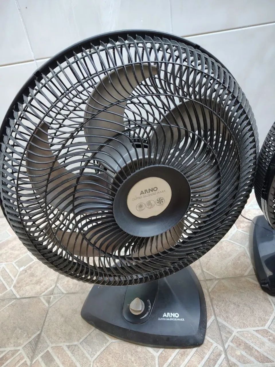 3 ventiladores com defeito ( 2 Arno e 1:Mundial)  - Foto 4