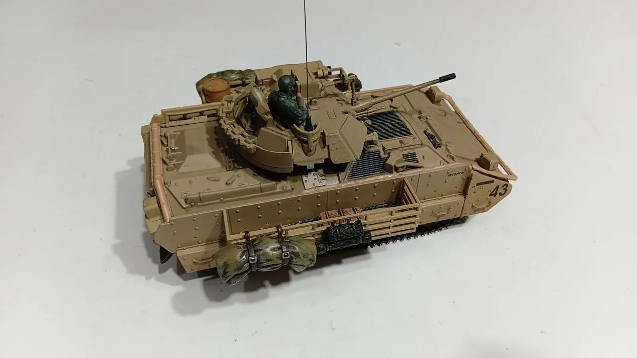 Forces of valor 1:32 unimax Bradley m2 iraque - Foto 5