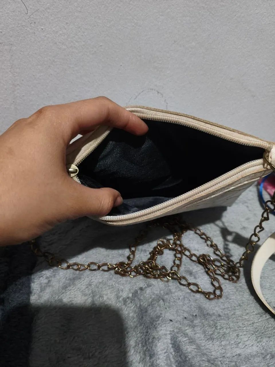 Bolsa branca de ombro com alça de corrente  - Foto 2
