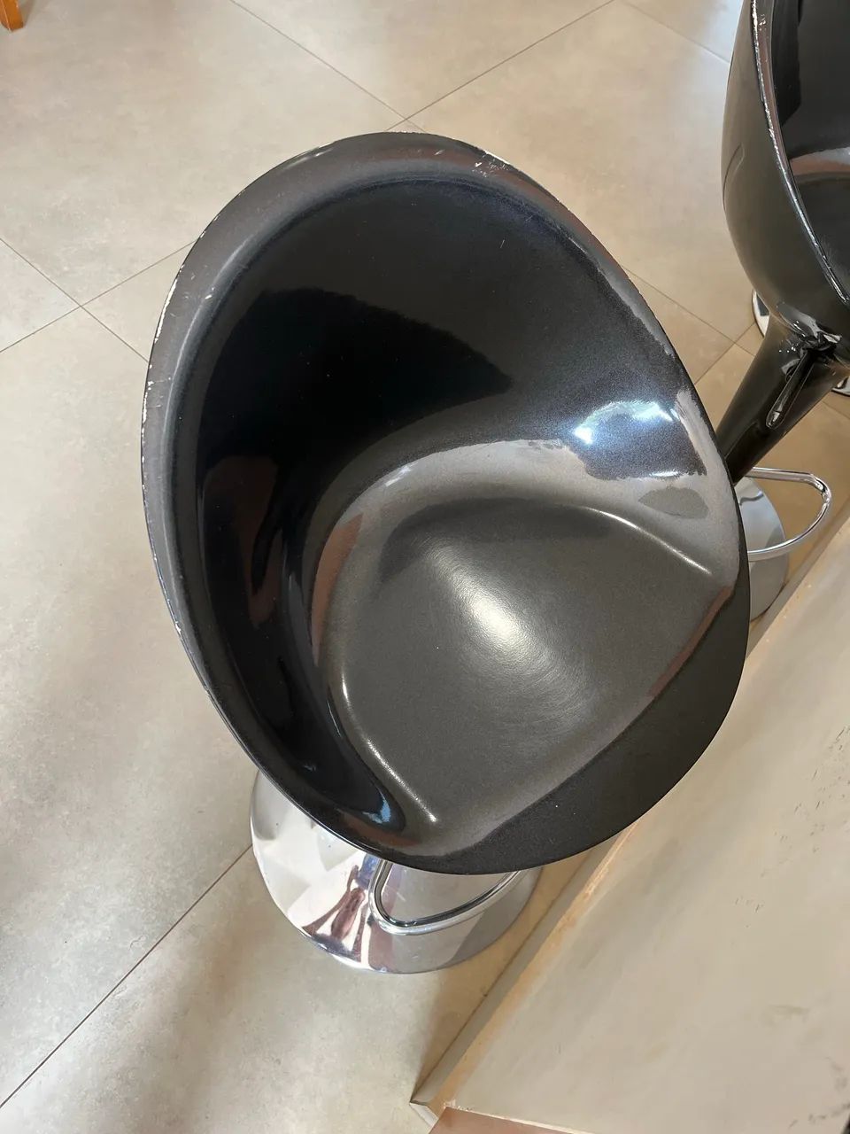 3 Banquetas preta com base inox. - Foto 4