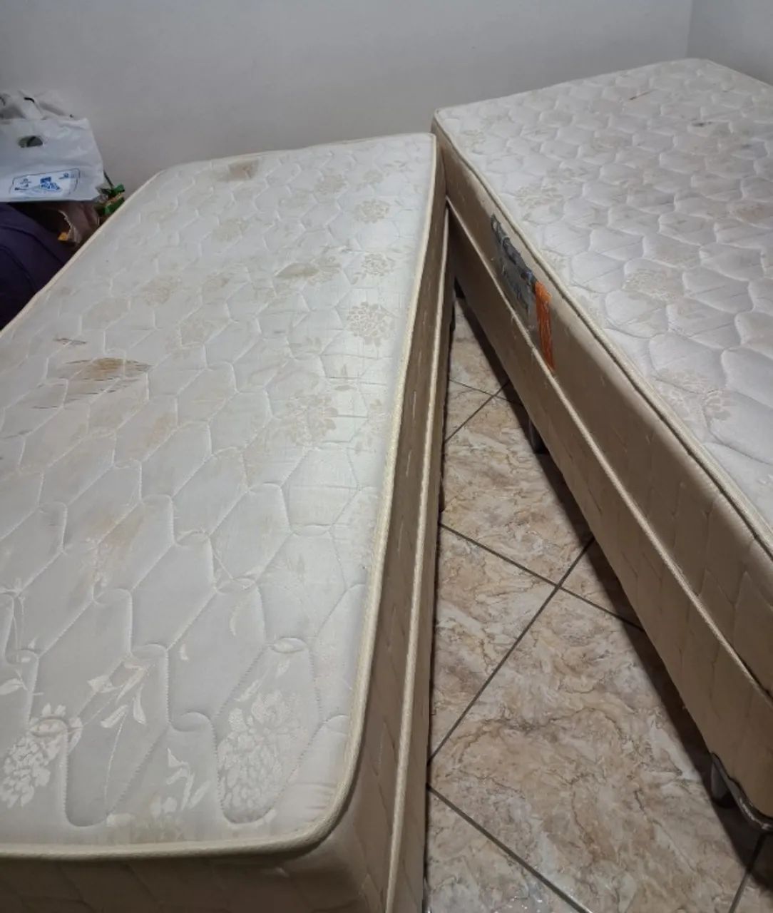 Duas Cama Box Solteiro (usados) - Foto 5