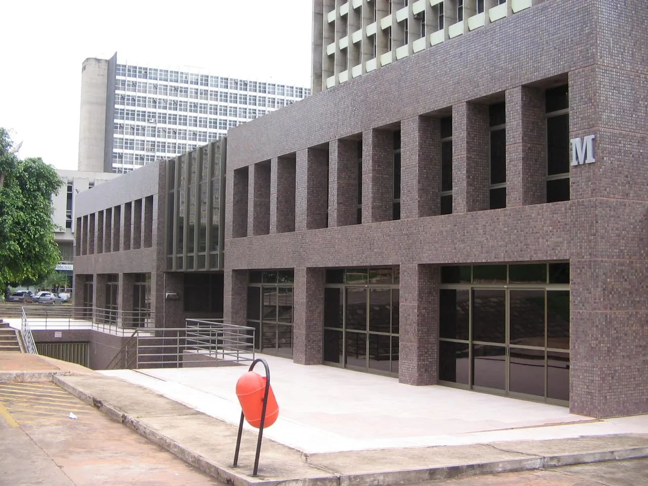 Prédio para locação comercial, institucional, governo e serviços com 2,575m² no Setor de A