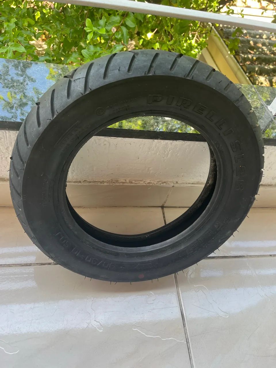 Pneu Pirelli 90/90-10 (seminovo)