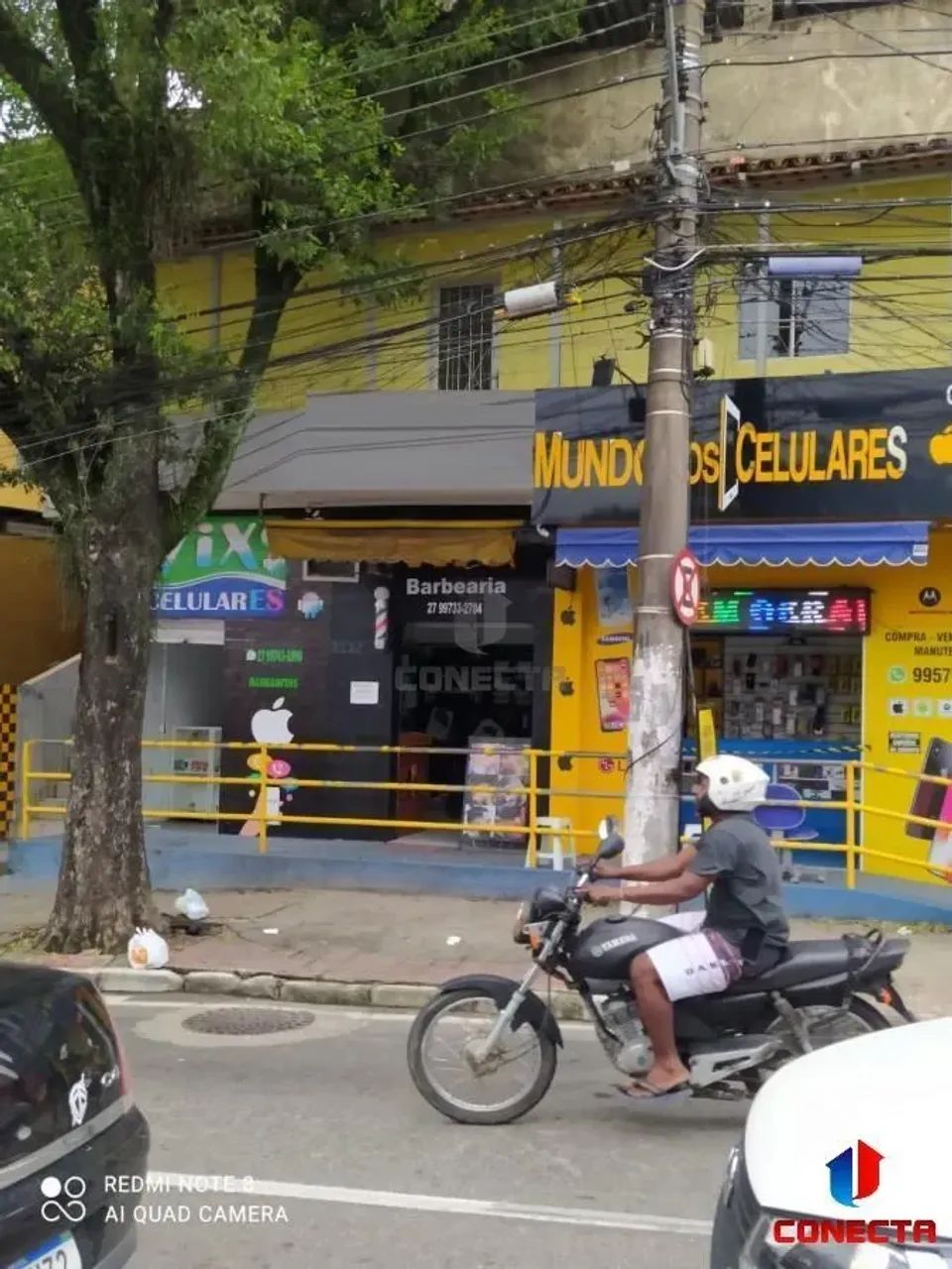 Prédio com casas, sala comercial e lojas à venda em Itararé, Vitória