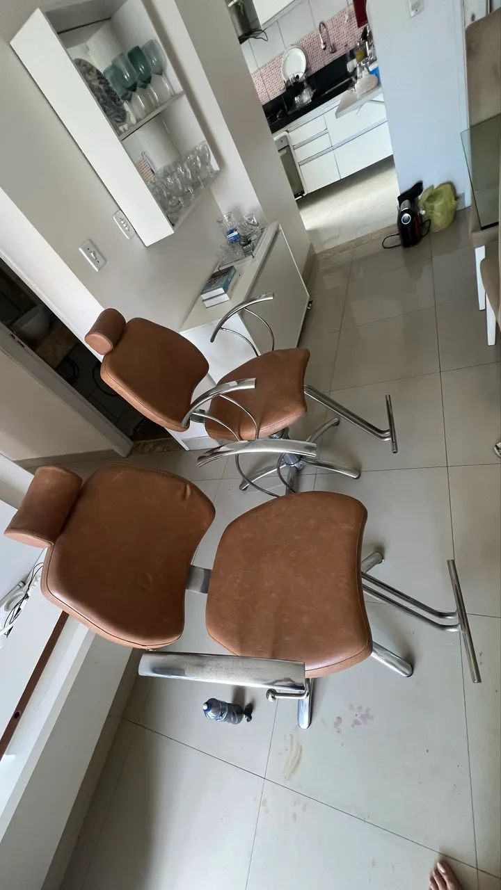 Vendo cadeiras salão de beleza  - Foto 3
