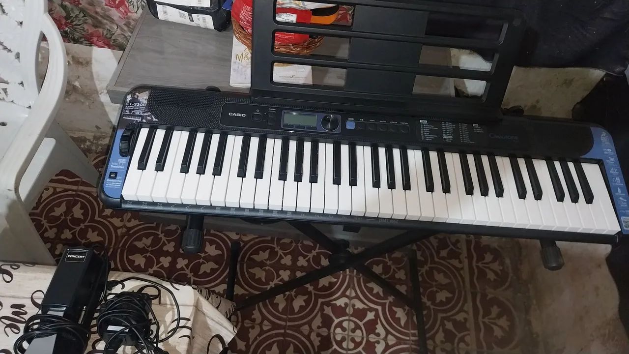 Teclado Casio CT-S300 com acessórios - Foto 3