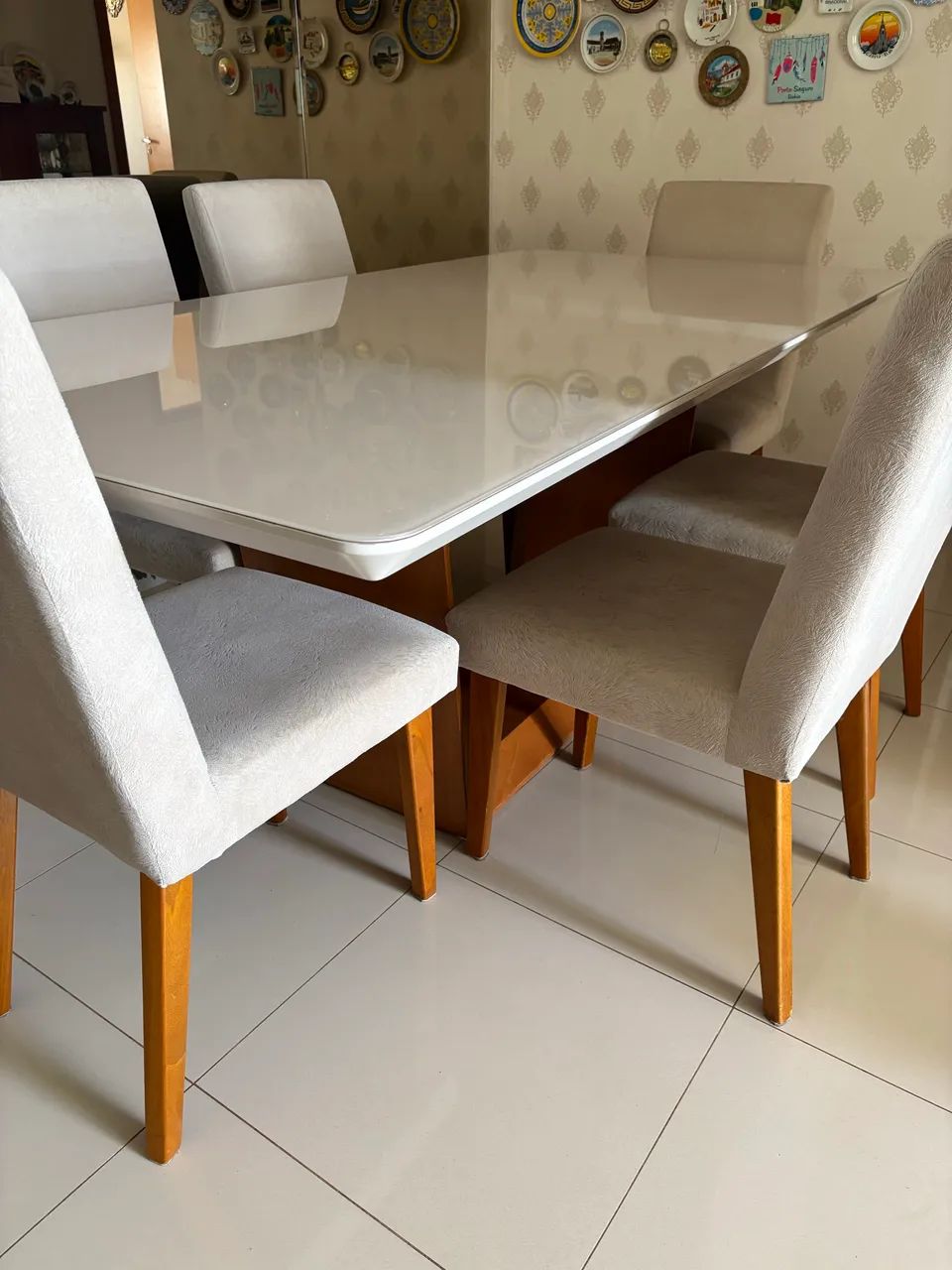 Mesa de jantar linda e elegante 