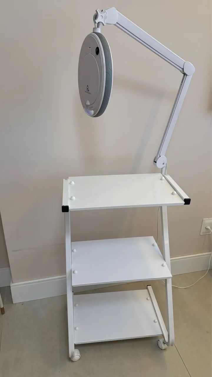 Mesa auxiliar com lupa  - Foto 2