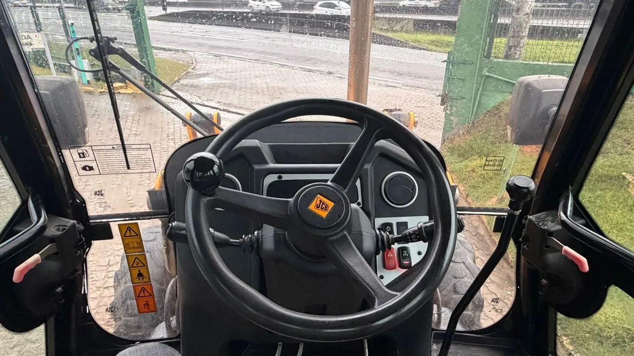 Retroescavadeira Jcb 3cx   - Foto 2