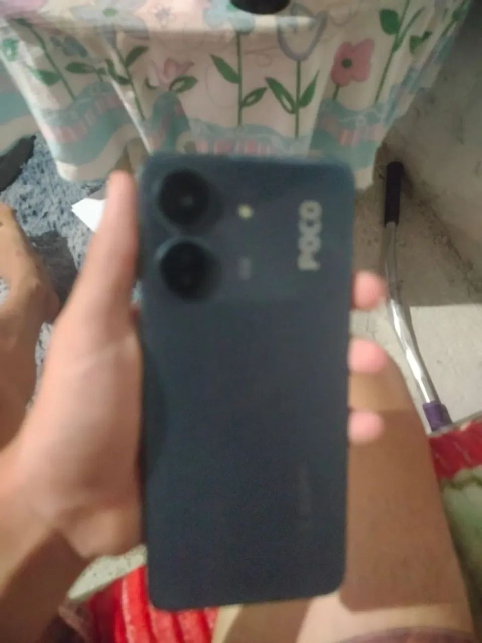 Vendo ou troco poco c65 em iPhone dependendo do iPhone dou volta  - Foto 2