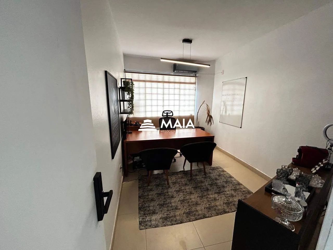 Sala mobiliada para alugar na Av Guilherme Ferreira - Foto 3