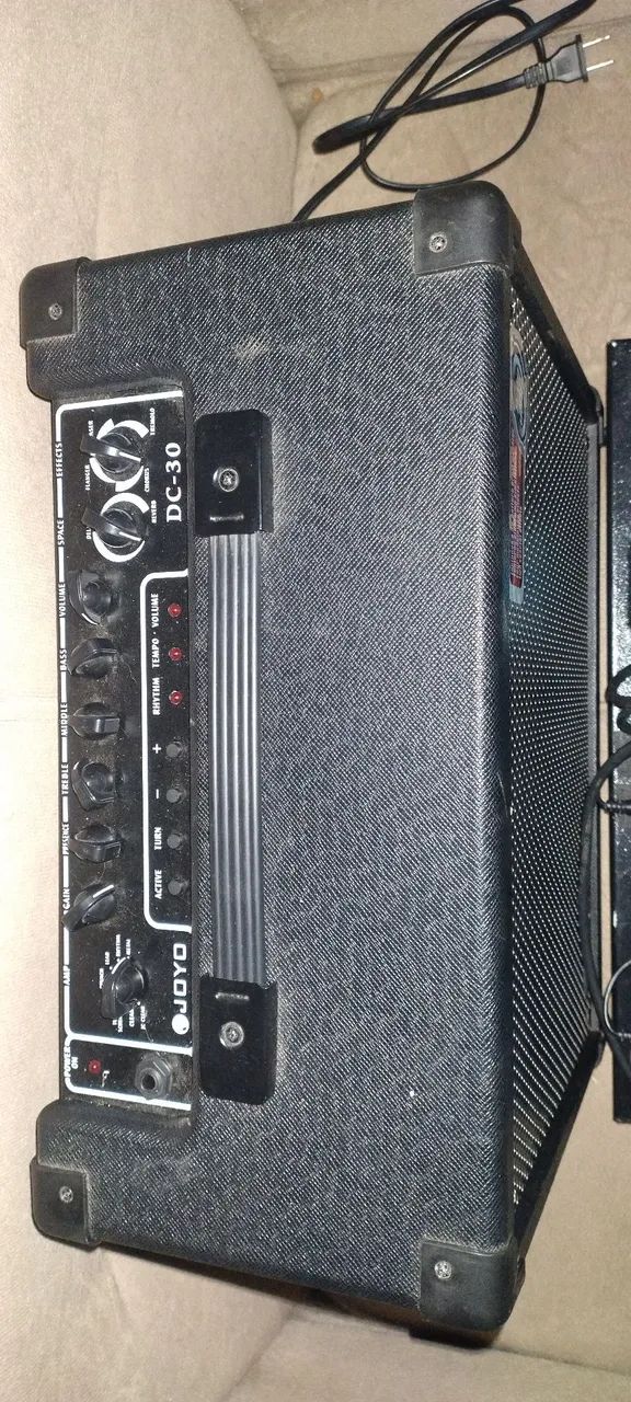 Amp joyo dc30 e 5 pedais  - Foto 4