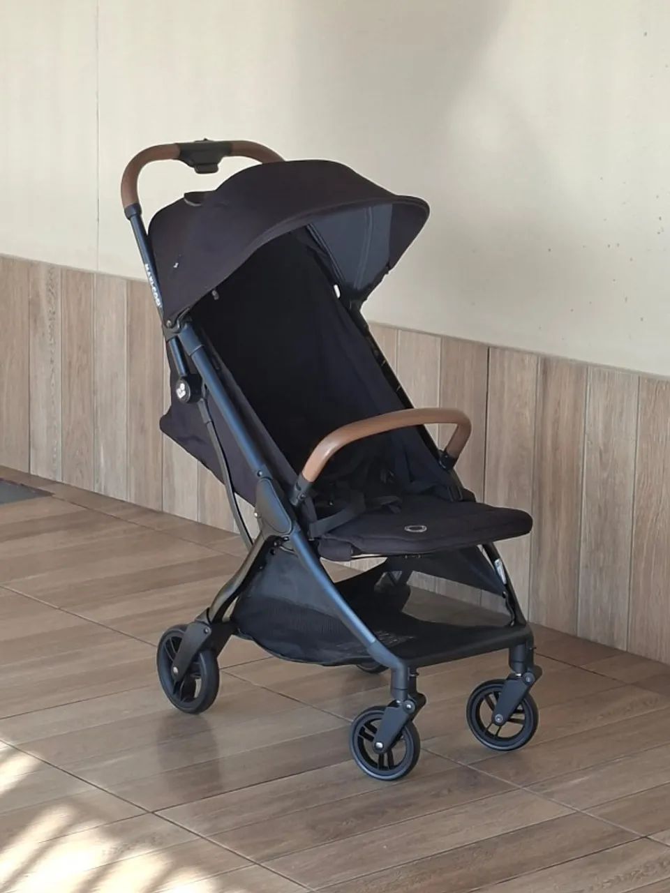 Carrinho Maxi-Cosi Eva Essential Black - Muito Conservado