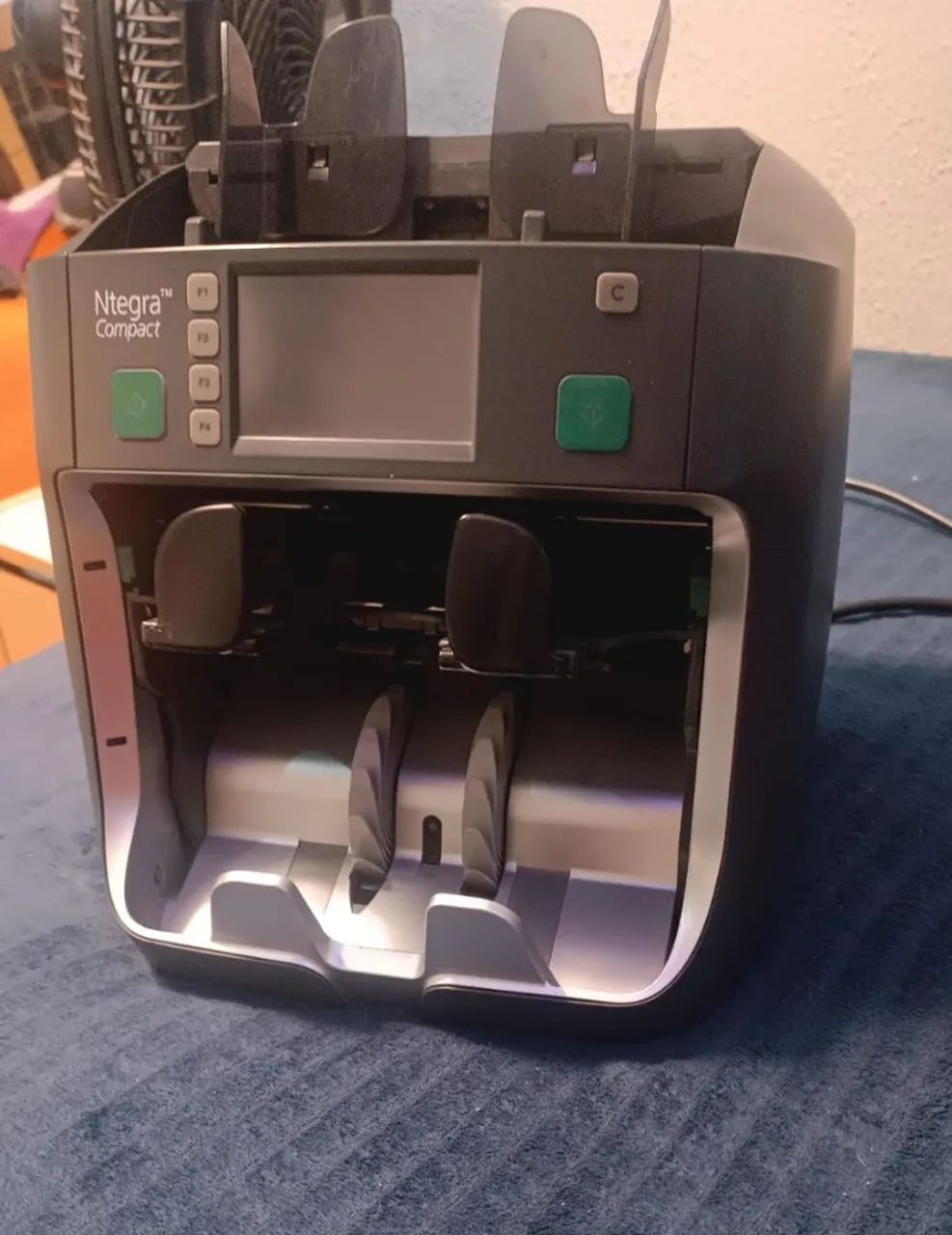Ntegra Compact contadora e classificadora de cédulas 