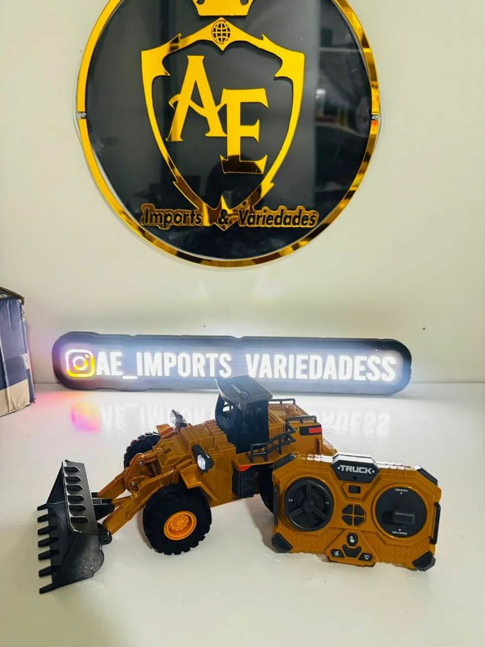 Trator de controle remoto  - Foto 4