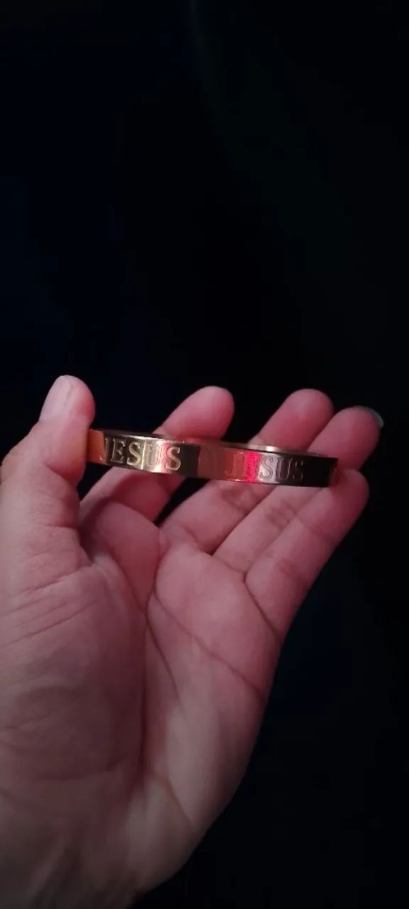 Pulseira masculina banhada a ouro com a frase  ( JESUS ) - Foto 3