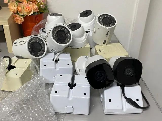 Câmeras Intelbras  Kit com 8 unidades 