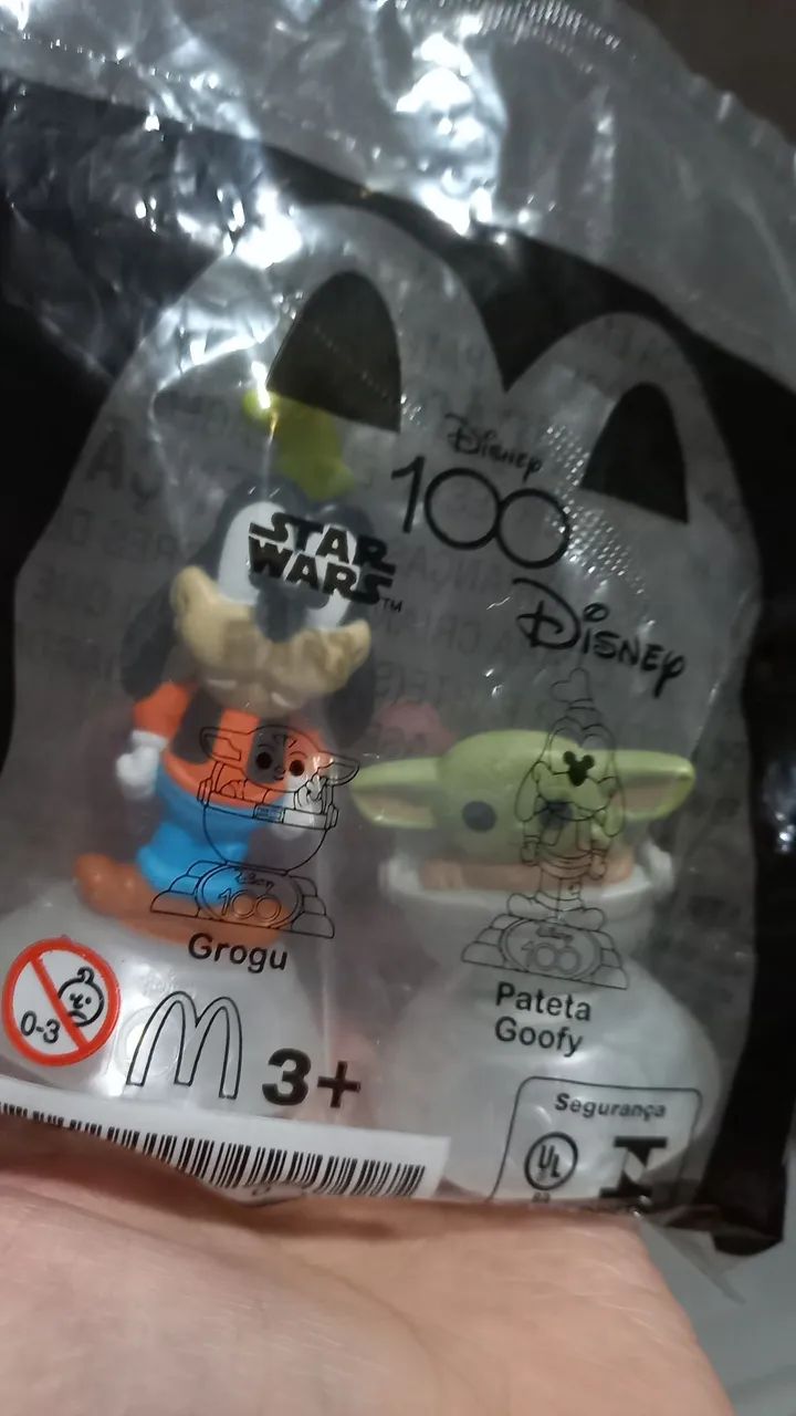 Brinquedo Mc donalds grogu e pateta - Foto 2