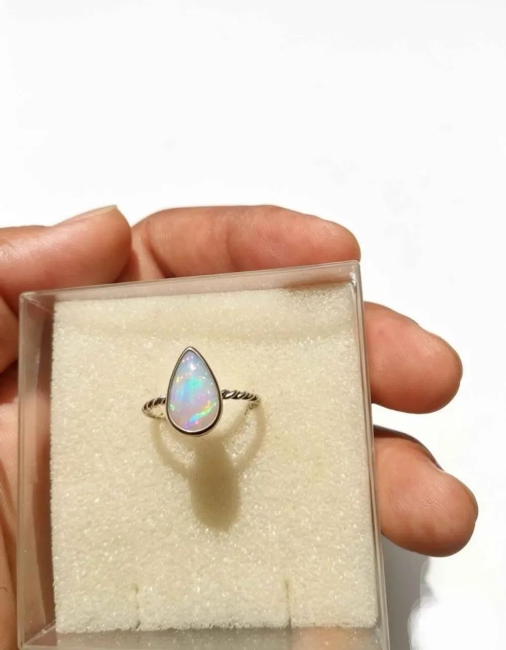 Anel de prata feminino com predra opala extra