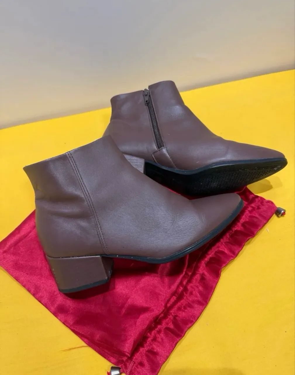 Bota Usaflex - TAM: 35/6 - Foto 2