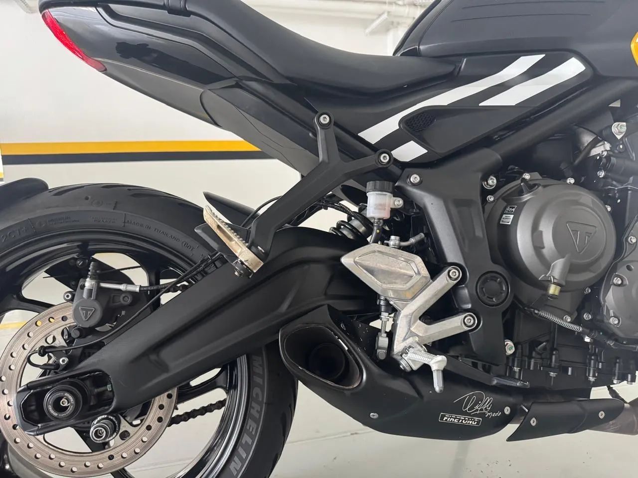 Triumph Trident 660 2025 - Impecável / Baixa KM / Documentação OK - Foto 2