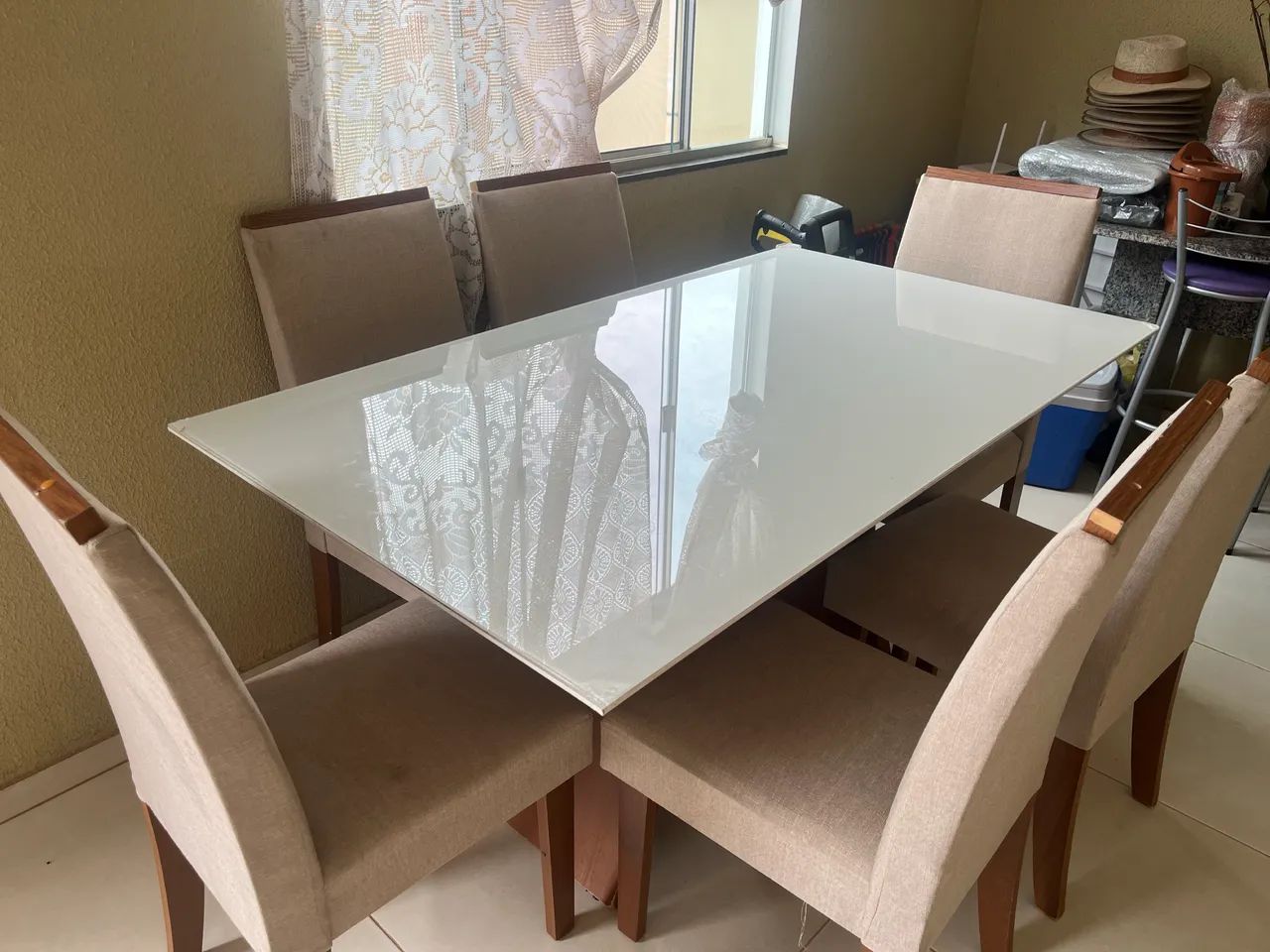 Mesa com tampo de vidro com 6 cadeiras em MDF - Foto 4