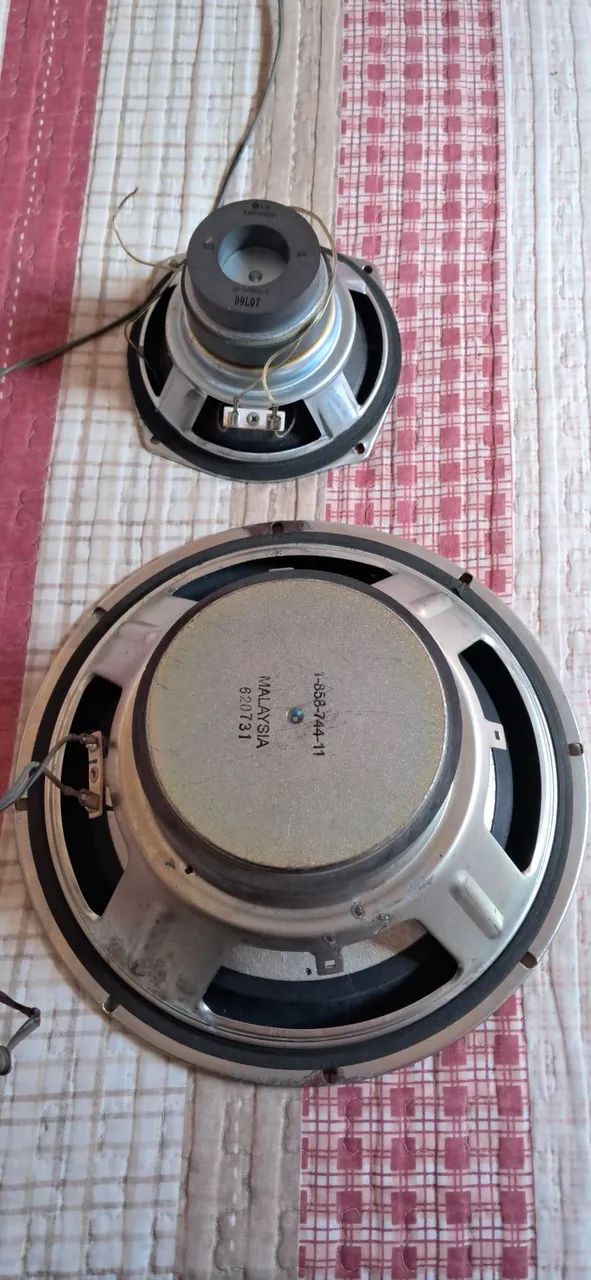 VENDO  2 ALTO-FALANTES  10   e  5  POLEGADAS    VALOR  100,00REAIS  - Foto 5