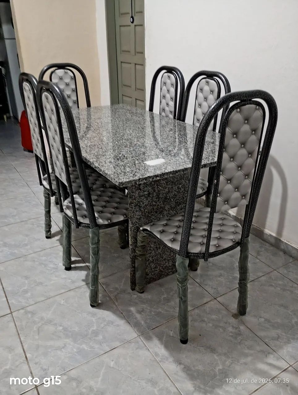 Mesa 6 cadeiras mármore 