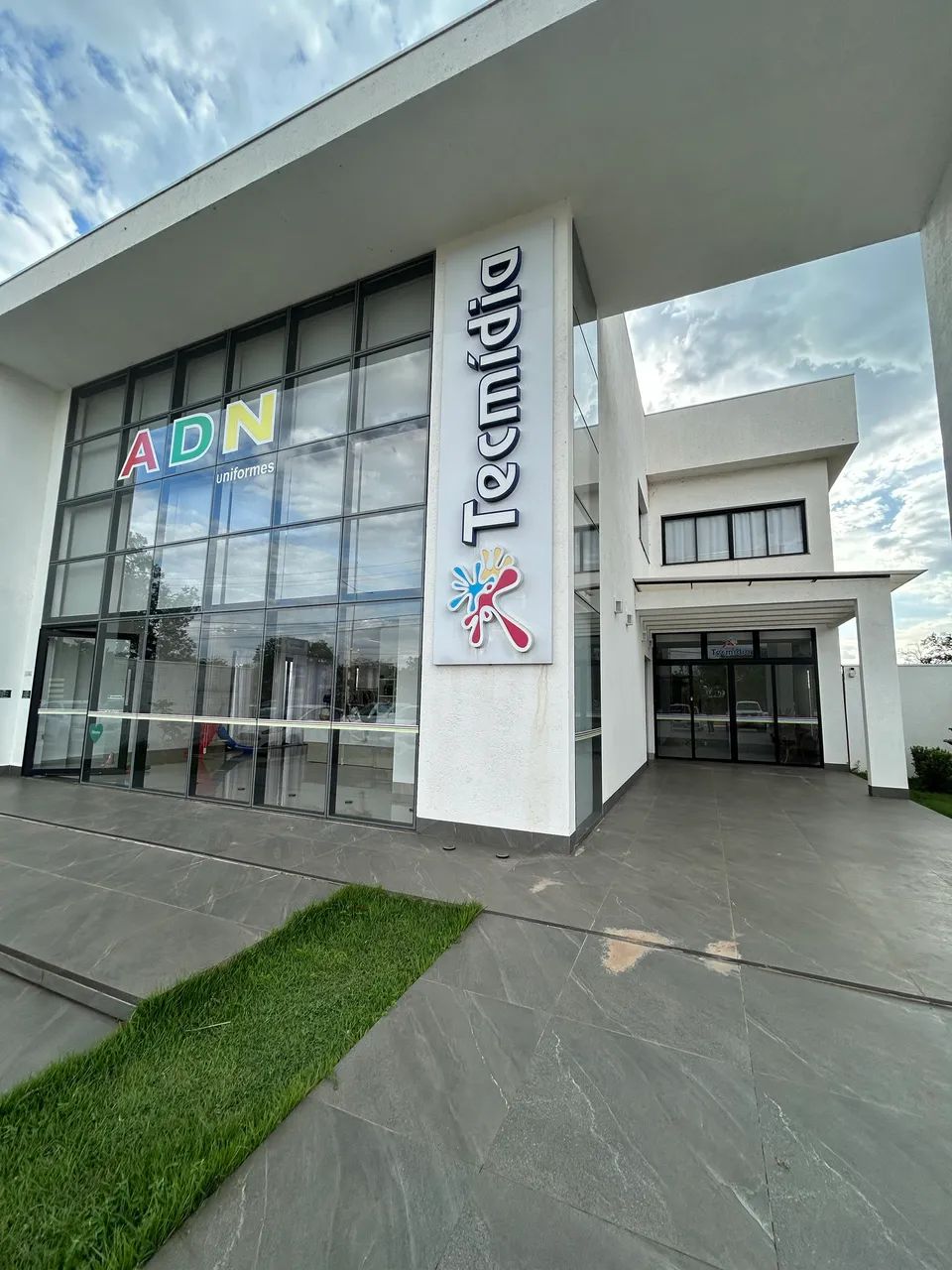 Sala comercial na Orla 14!
