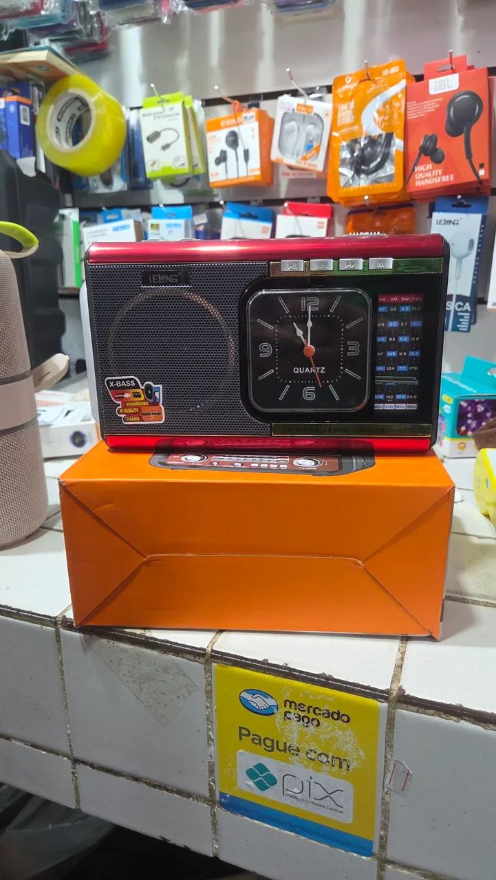 Rádio Bluethooth com Relógio