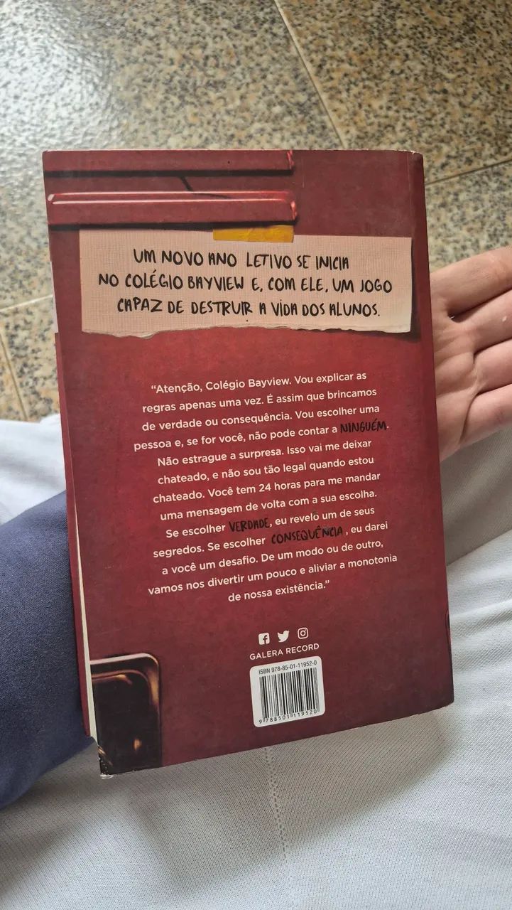 Livro um de nós é o próximo - Foto 2