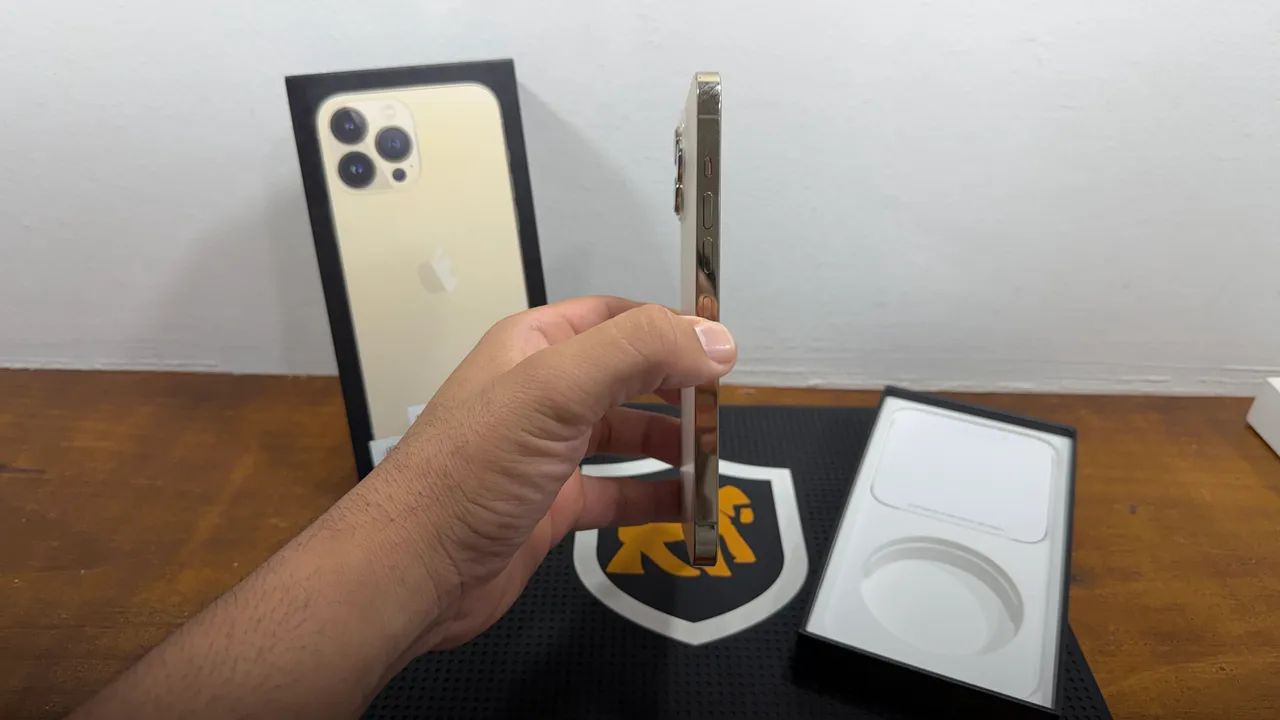 IPhone 13 Pro Max 256GB - dourado  - Foto 4
