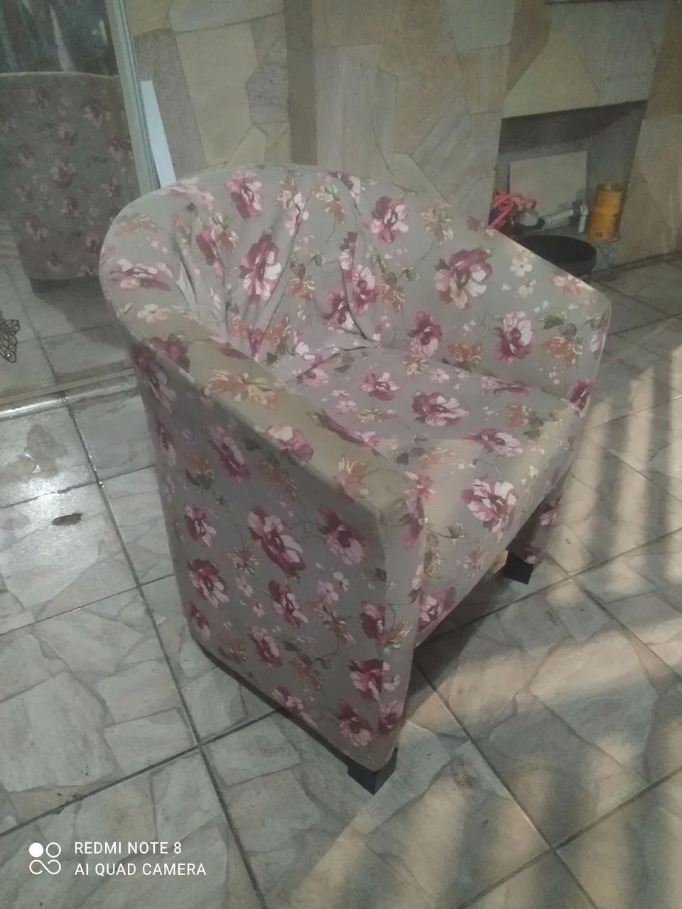 Armchair470063300258058241