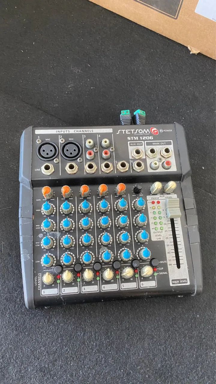 Mesa de 6 canais stetsom 