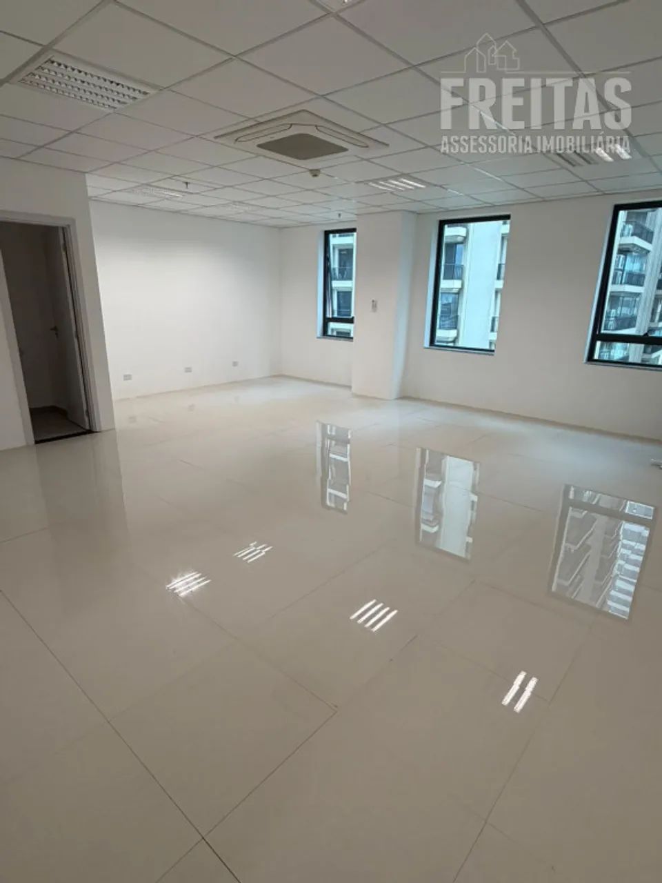 SALA COMERCIAL PARA LOCAÇÃO EM ALPHAVILLE COMPLEXO MADEIRA - Foto 4