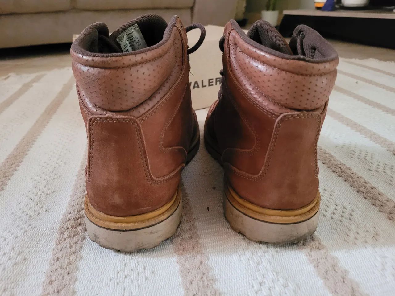 Bota cavalera marrom nobuck - Foto 4