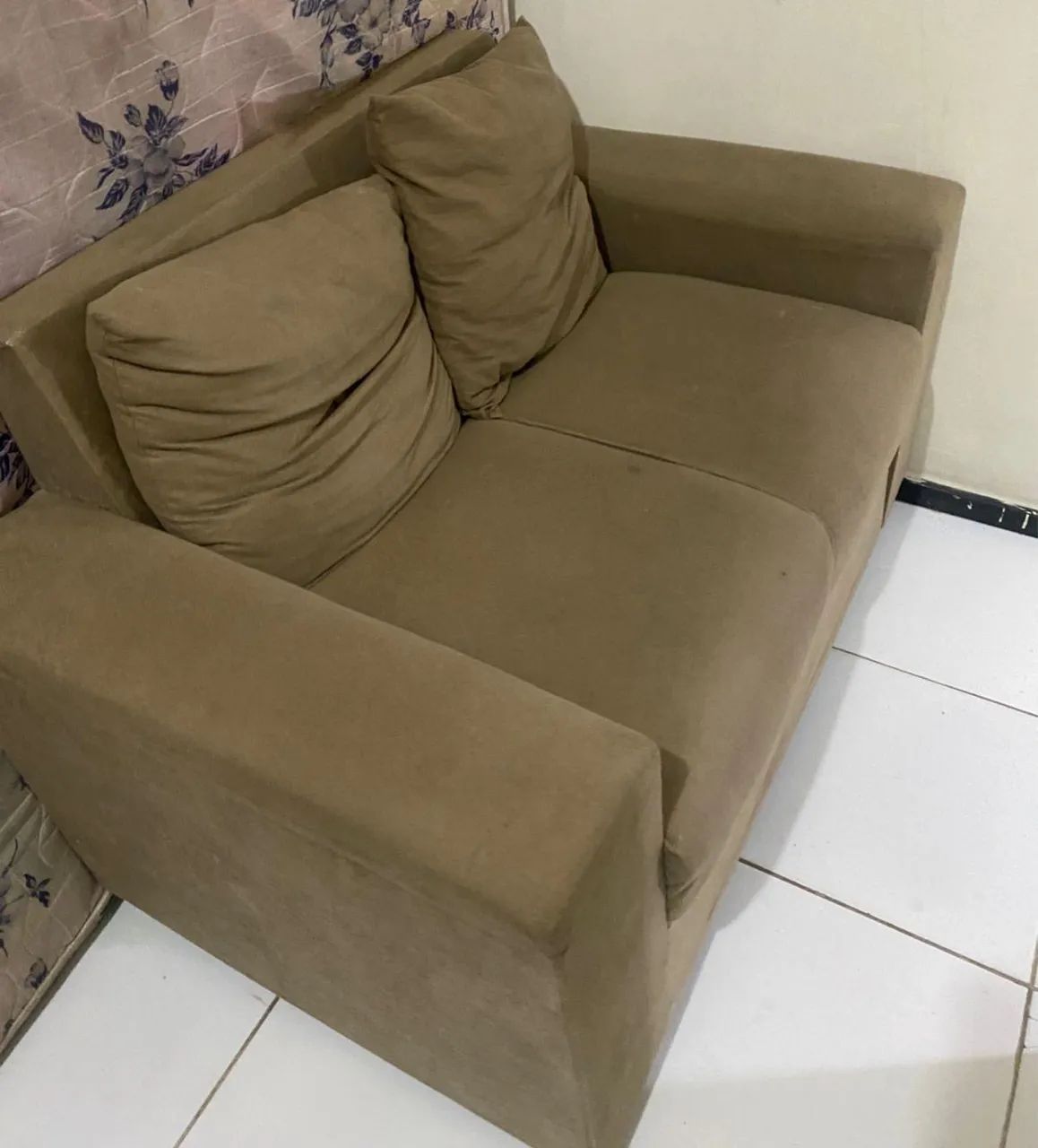 Sofá pequeno 2 lugares 417563172101826560