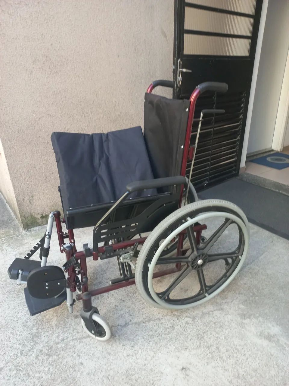 Cadeira de rodas. - Foto 4