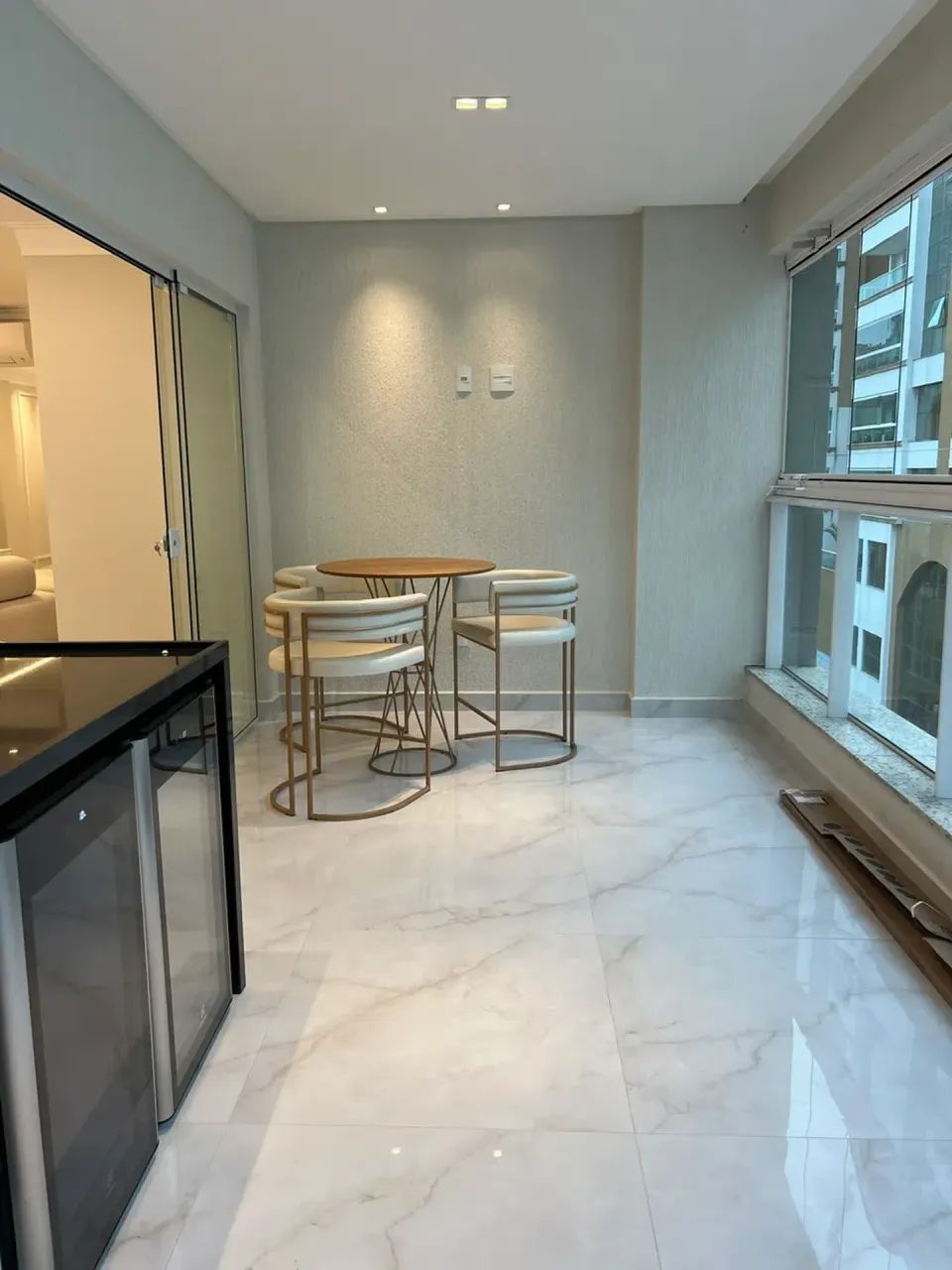 Apartamento finamente mobiliado na 2a Quadra mar