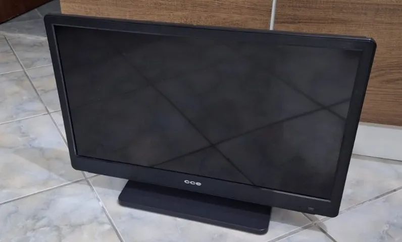 TV LED CCE 29 polegadas funcionando perfeitamente