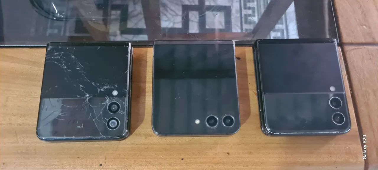 2 Galaxy Flip Z3 e 1 Z5 - Foto 3