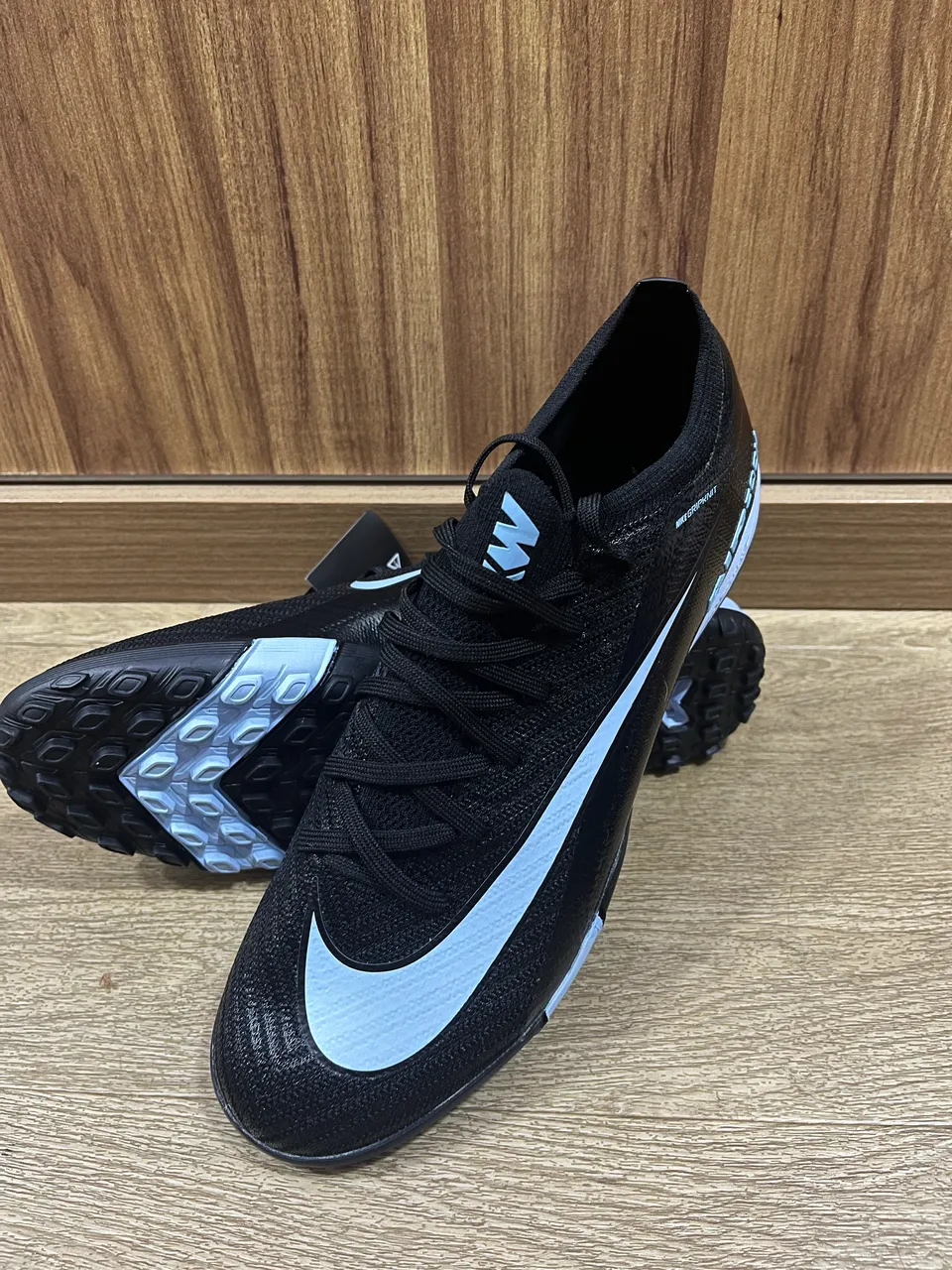 Chuteira Nike React Phantom GX Pro Society - Vermelho - Calçados