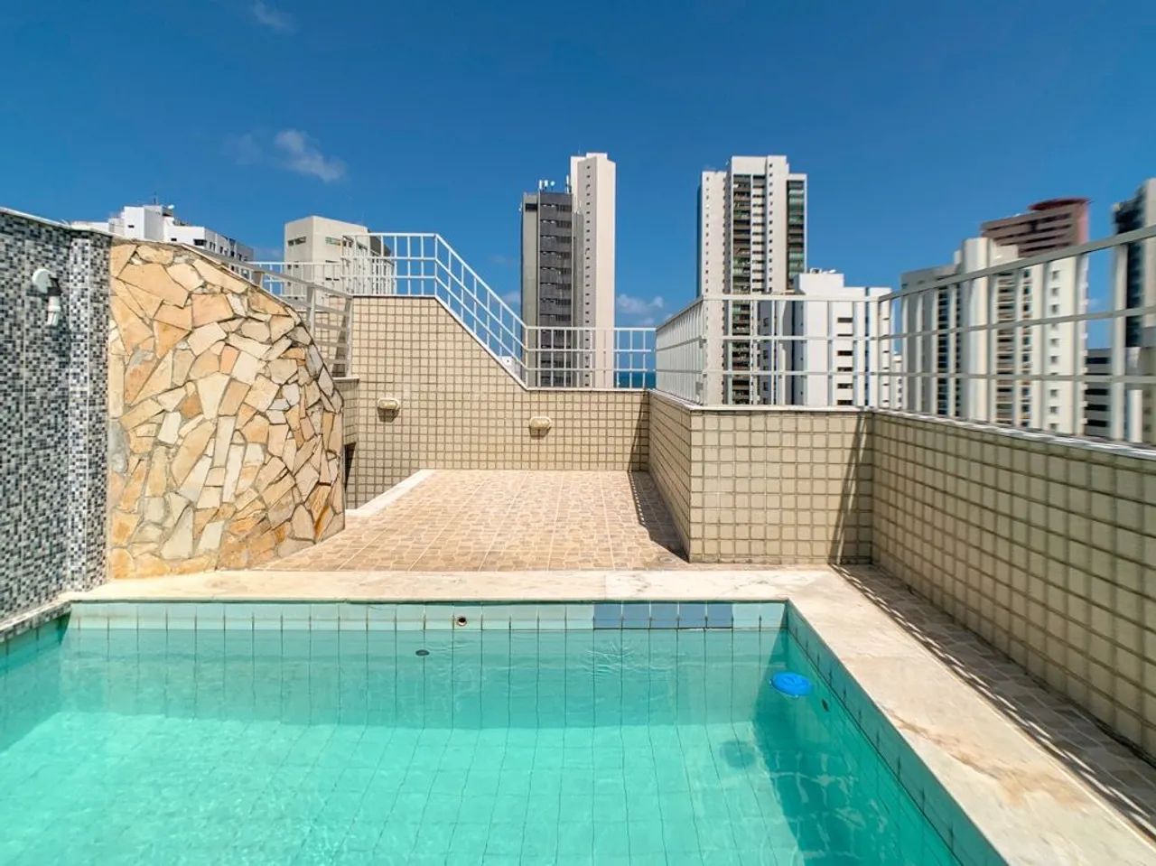 Apartamento para locação no Edifício Emília Lopes, em Boa Viagem  380m², 4 quartos, 3 vaga