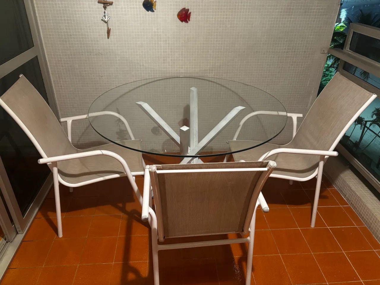 Mesa vidro com 3 cadeiras 