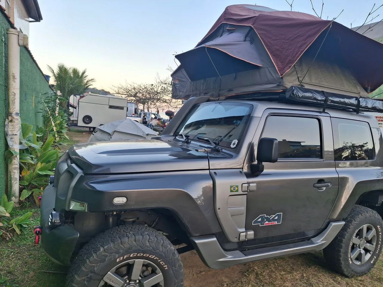 Troller T-4 2019