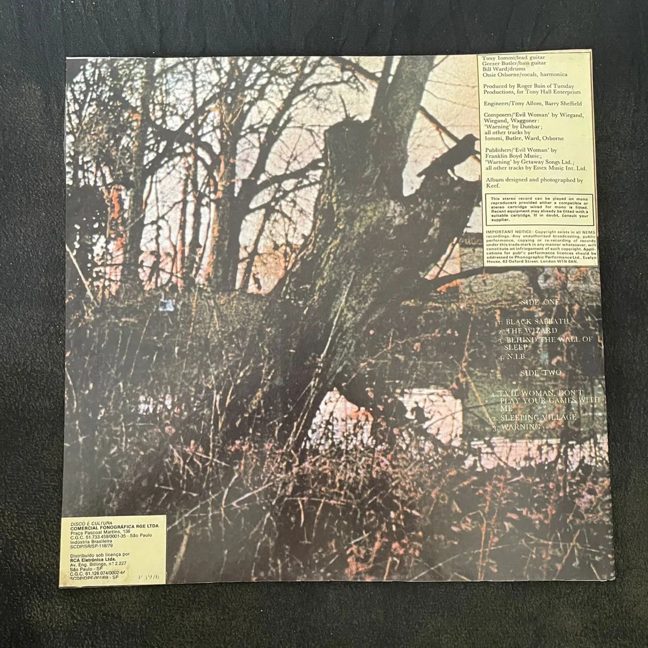 Black Sabbath - Black Sabbath (LP capa refeita) - Foto 2