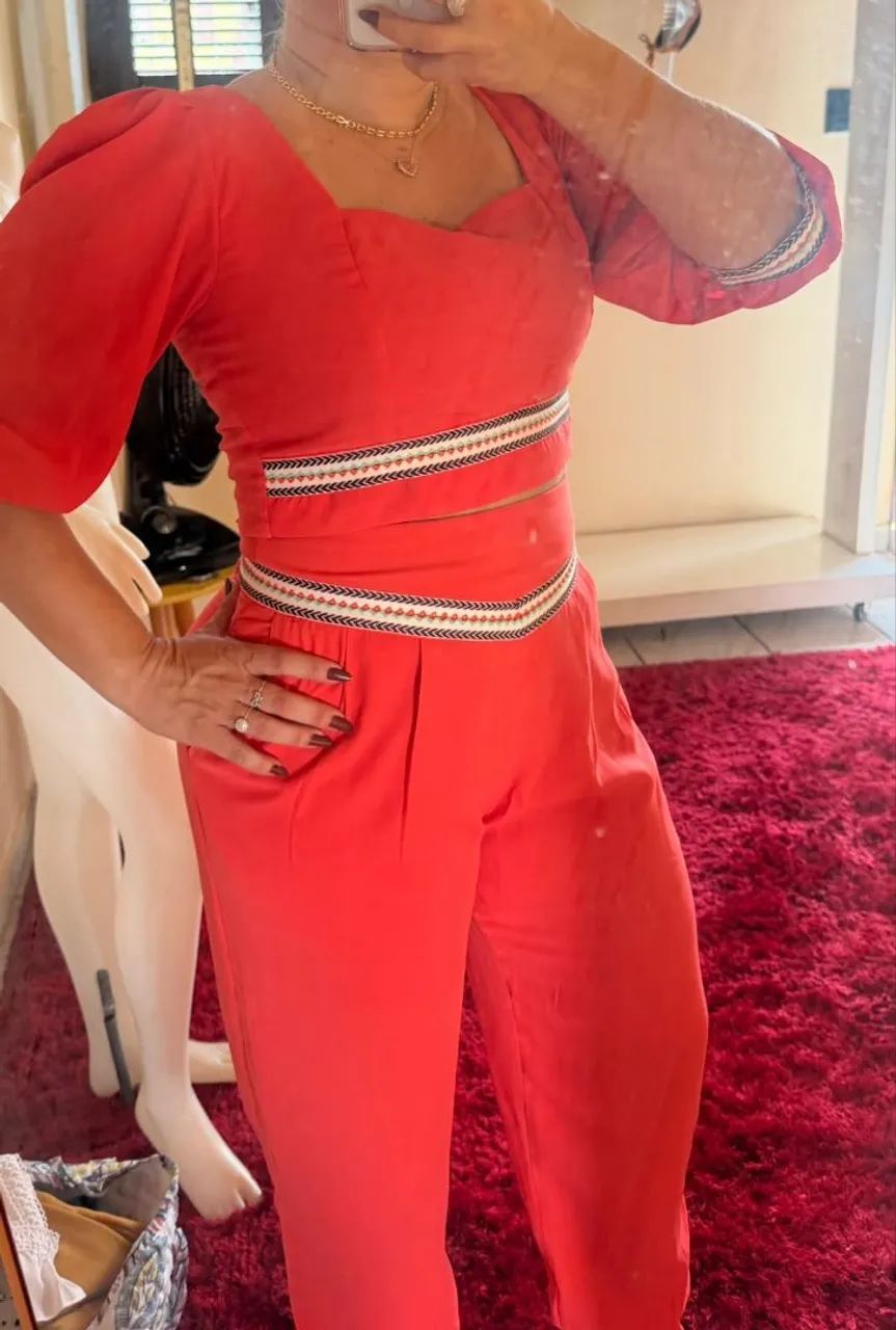 Conjunto Cropped Com Manga e Calça Em Tecido Leve. - Foto 2