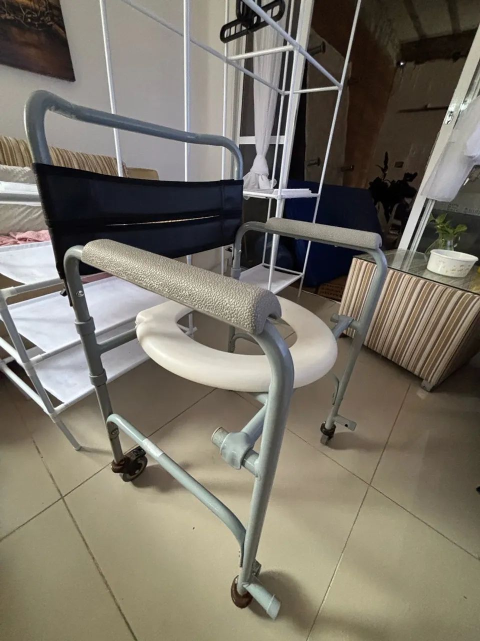 Cadeira higiênica  - Foto 5