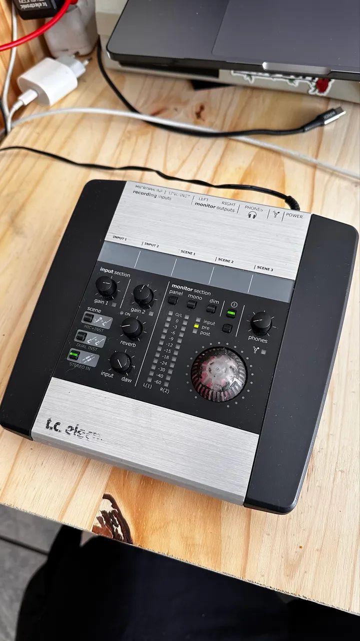 Interface de áudio TC Electronic konnekt 6 